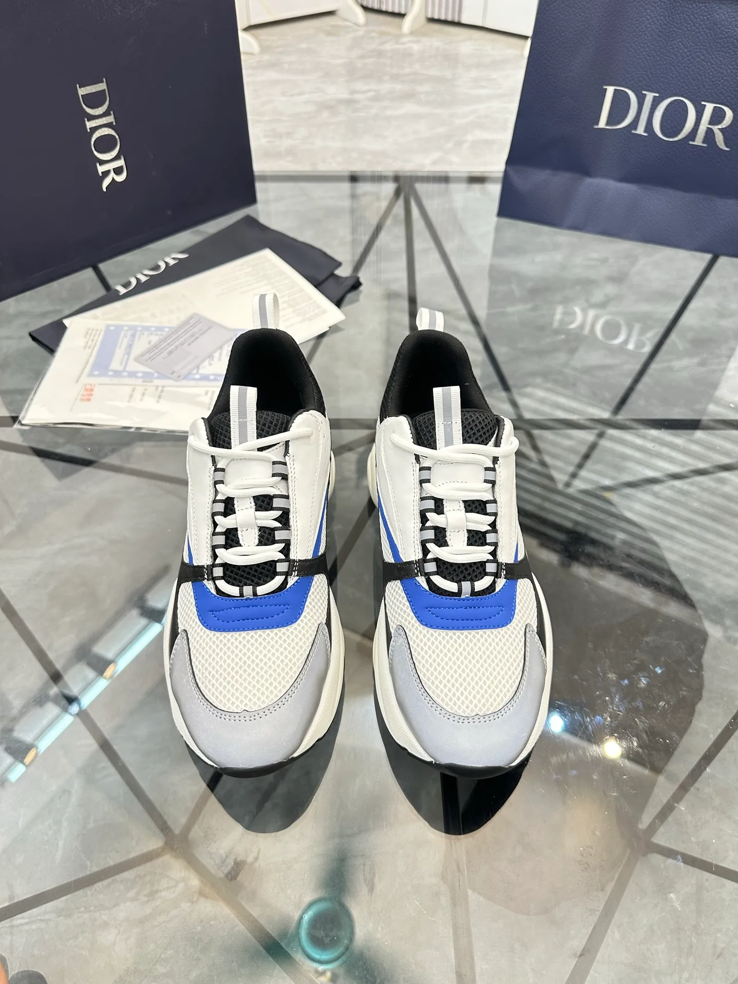 Men's shoes: 💰P460¥ Ready in Guangzhou, fully packaged Product trademark: Dior* "Dior*" low-top casual shoes Regular size: 38-46 (can be customized to 47) B22 Product materials: imported cowhide leather upper spliced ​​with original fabric, breathable lining, original outsole. Number: 920